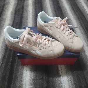 Reebok Club C Sneakers Size 8